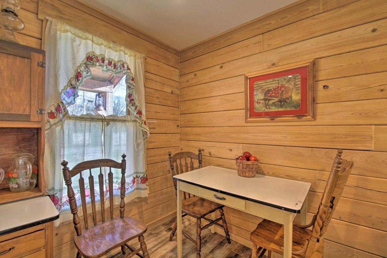 Quiet Hollister Cabin Walk To Lake Taneycomo Exterior photo