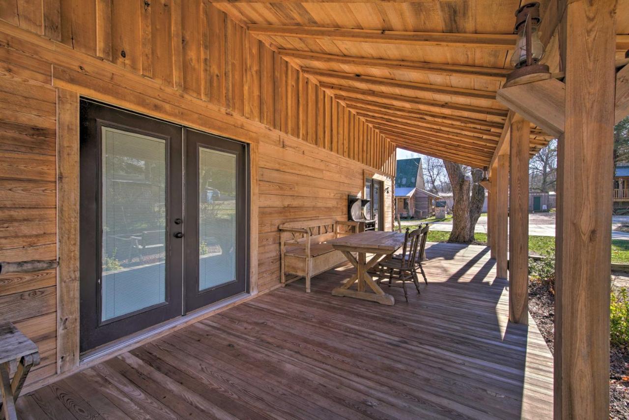 Quiet Hollister Cabin Walk To Lake Taneycomo Exterior photo
