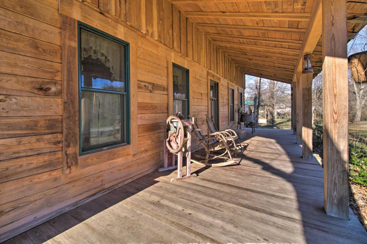 Quiet Hollister Cabin Walk To Lake Taneycomo Exterior photo